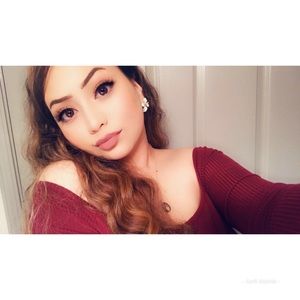 Meet your Posher, April